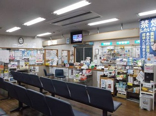 共創未来 倉吉宮川薬局（薬剤師の求人）の写真2枚目：共創未来 倉吉宮川薬局の内観