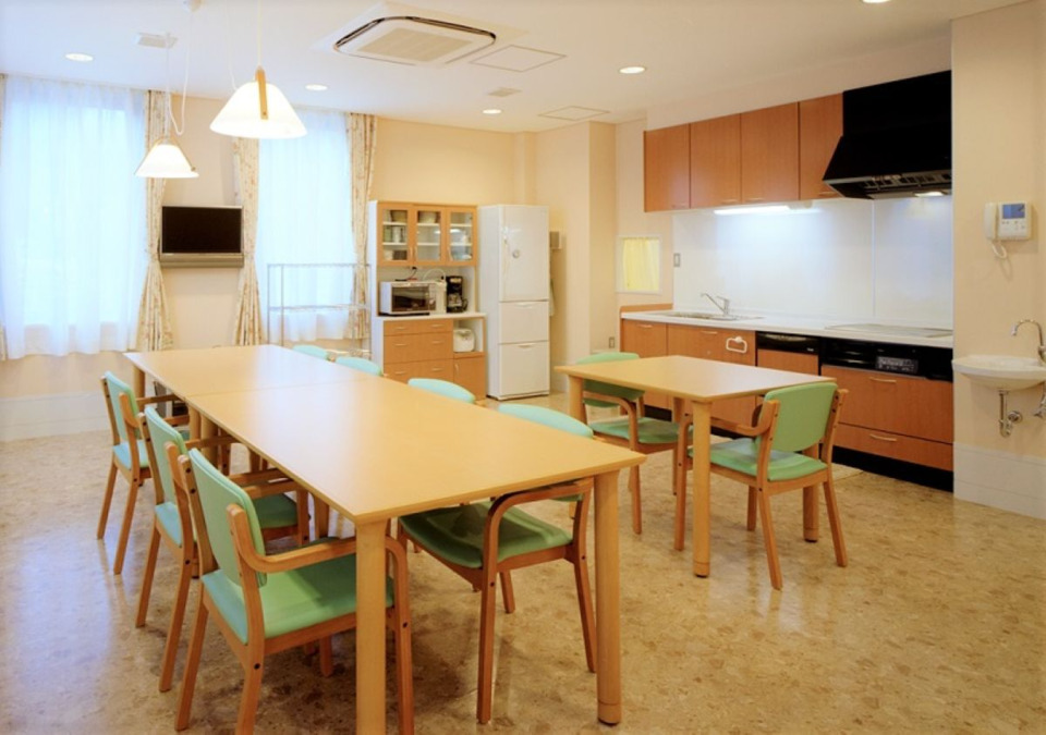 グループホームプラチナ・ヴィラ青葉台（介護職/ヘルパーの求人）の写真4枚目：