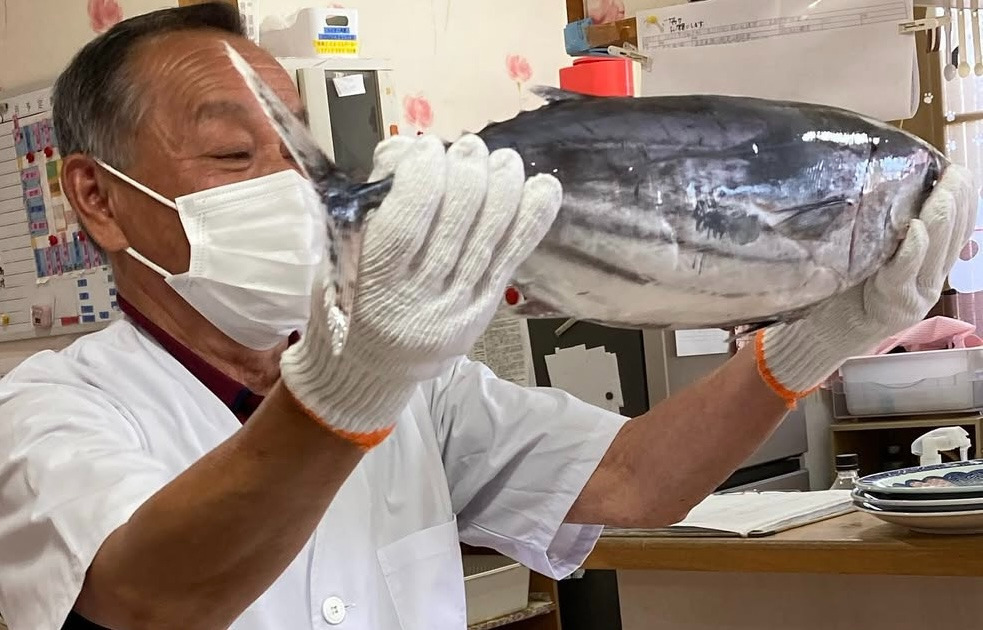 ソレアード行田（調理師/調理スタッフの求人）の写真5枚目：マグロの解体ショー！！
