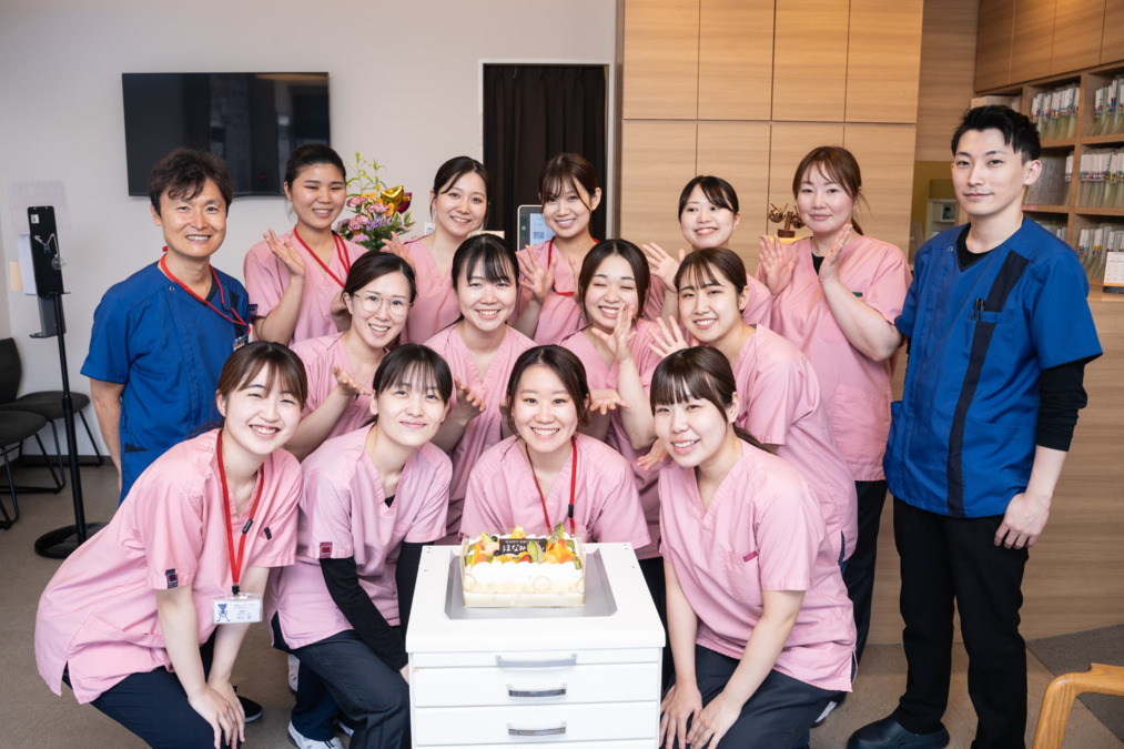 あべ歯科クリニック（歯科衛生士の求人）の写真11枚目：誕生日。ケーキでお祝いします