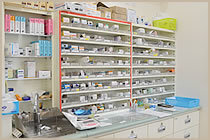 あるぷす薬局今之浦店(調剤事務の求人)の写真4枚目:あるぷす薬局今之浦店
清潔さを重視しています