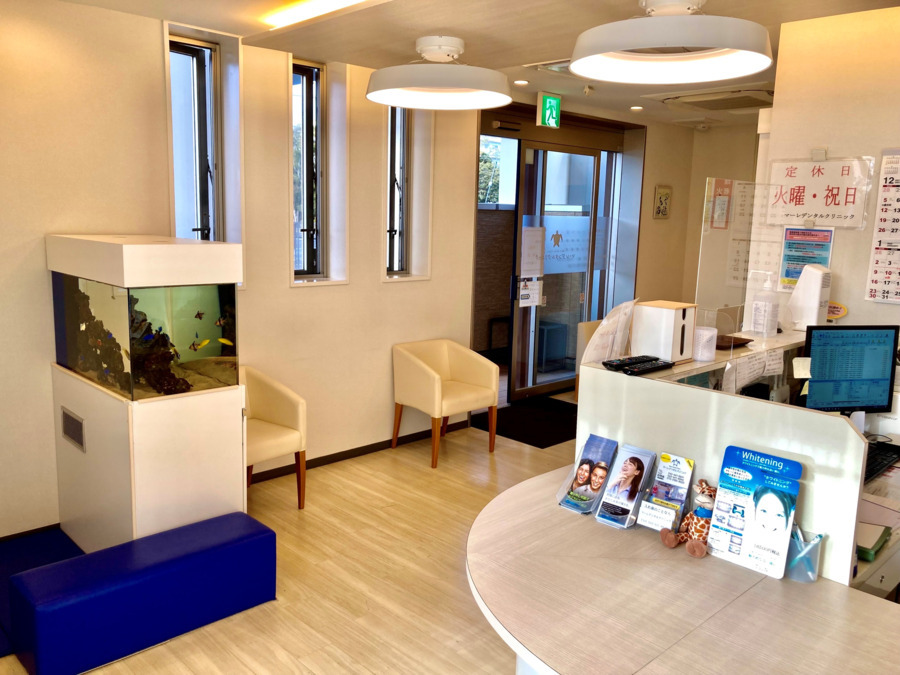 マーレデンタルクリニック(歯科衛生士の求人)の写真7枚目:綺麗で明るい院内です