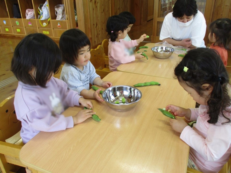 福井大学はなみずき保育園（管理栄養士/栄養士の求人）の写真1枚目：日々お子様へ約20食の昼食・おやつの提供を行っています。