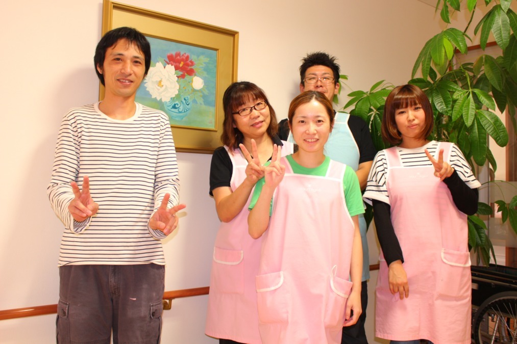 グループホームメジロ苑(介護職/ヘルパーの求人)の写真:メジロ苑職員