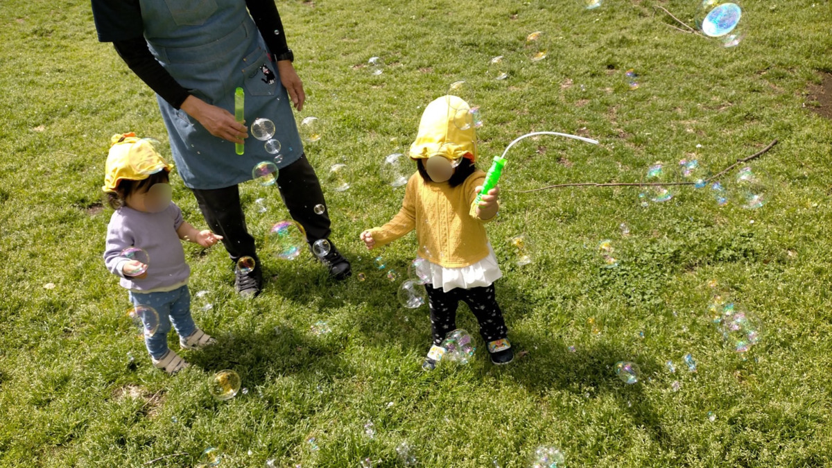 プルミエール保育園 浅草橋（保育士の求人）の写真5枚目：近隣に公園が3つあるので、外遊びのバリエーションも様々🙌