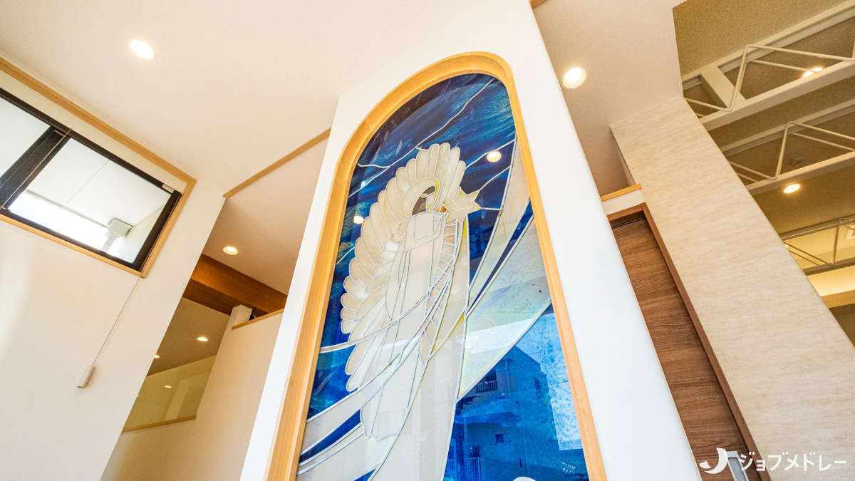 ほりば歯科（歯科医師の求人）の写真13枚目：ステンドグラスです