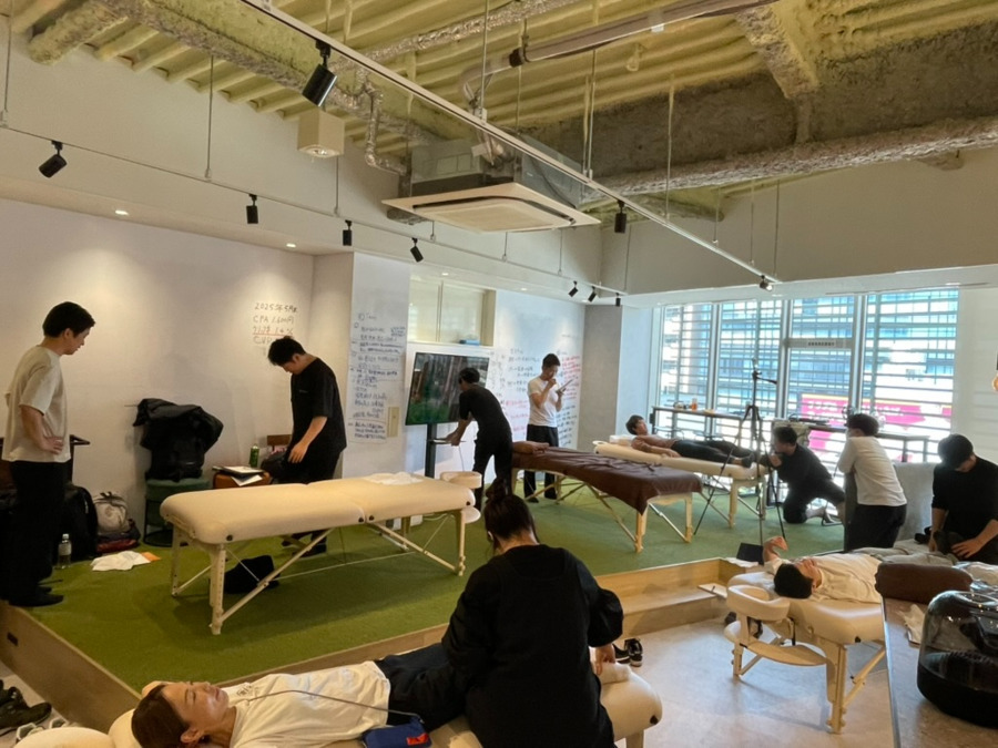 整痛院ふっか-銀座の写真4枚目：研修風景