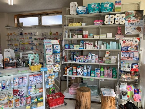 モリワキ薬局の写真6枚目：医薬品、医療雑貨はもちろん、化粧品、日用雑貨までご用意しています。
