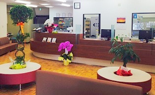 共創未来 湘南岡本薬局（薬剤師の求人）の写真2枚目：共創未来 湘南岡本薬局の内観