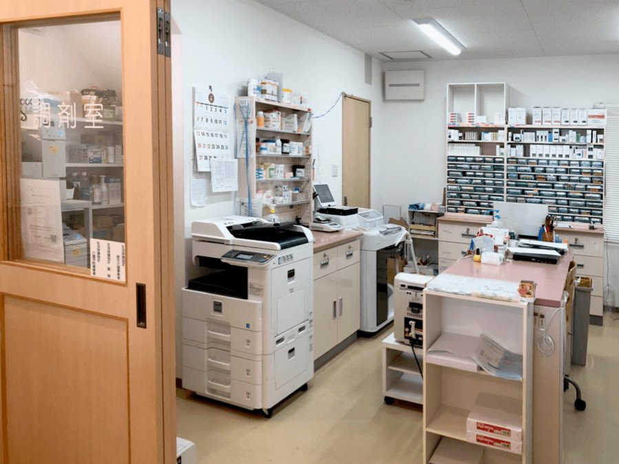 やまかわ薬局 松浜店（薬剤師の求人）の写真2枚目：やまかわ薬局 松浜店の調剤室