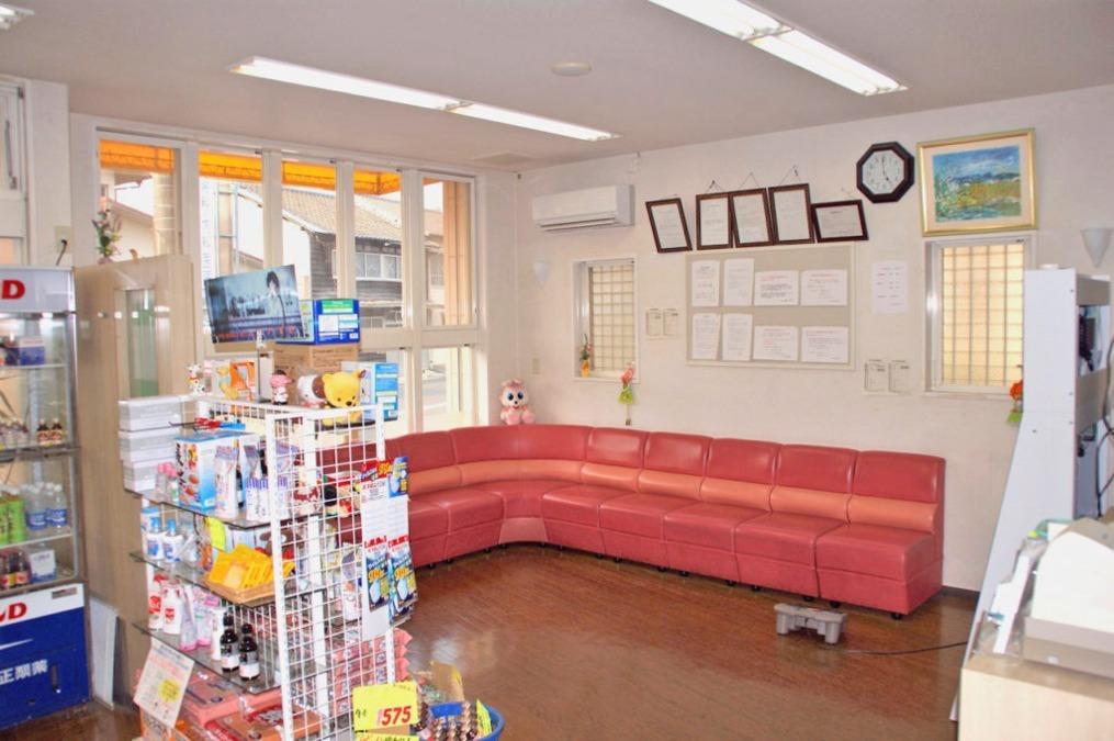 ハッピー薬局　岱明店（薬剤師の求人）の写真1枚目：ハッピー薬局　岱明店内観