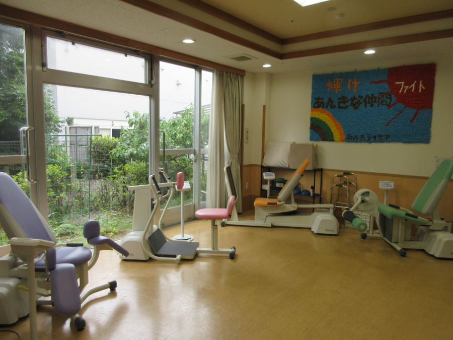 老健あんきデイケア（介護職/ヘルパーの求人）の写真3枚目：ここでリハビリを行っています。