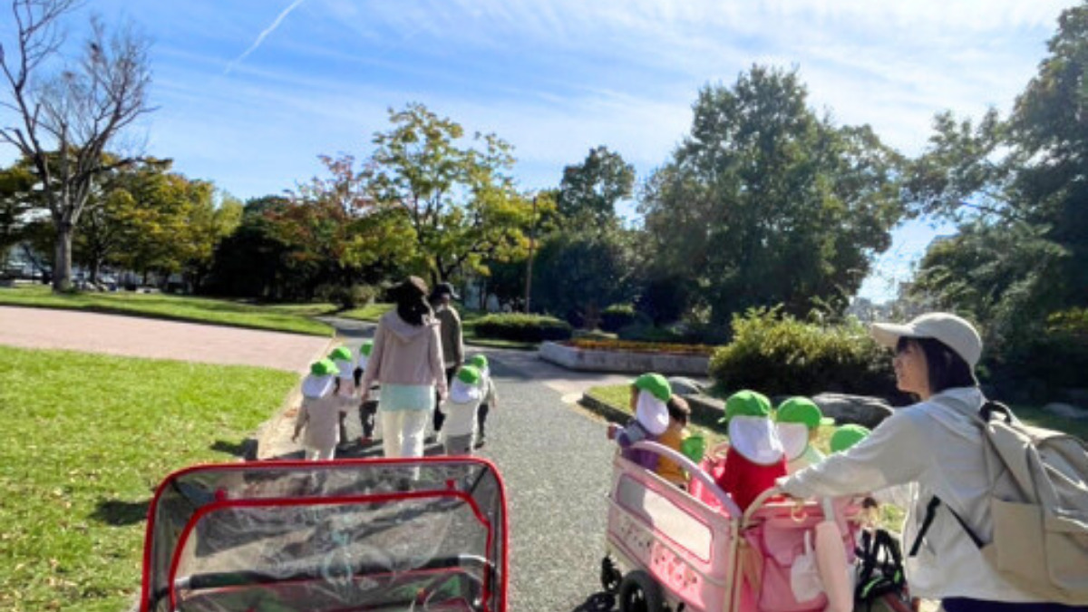 こどもの森保育園 大橋駅前ナーサリー(保育士の求人)の写真4枚目:一緒に考え、一緒に育つを大切にしています♬