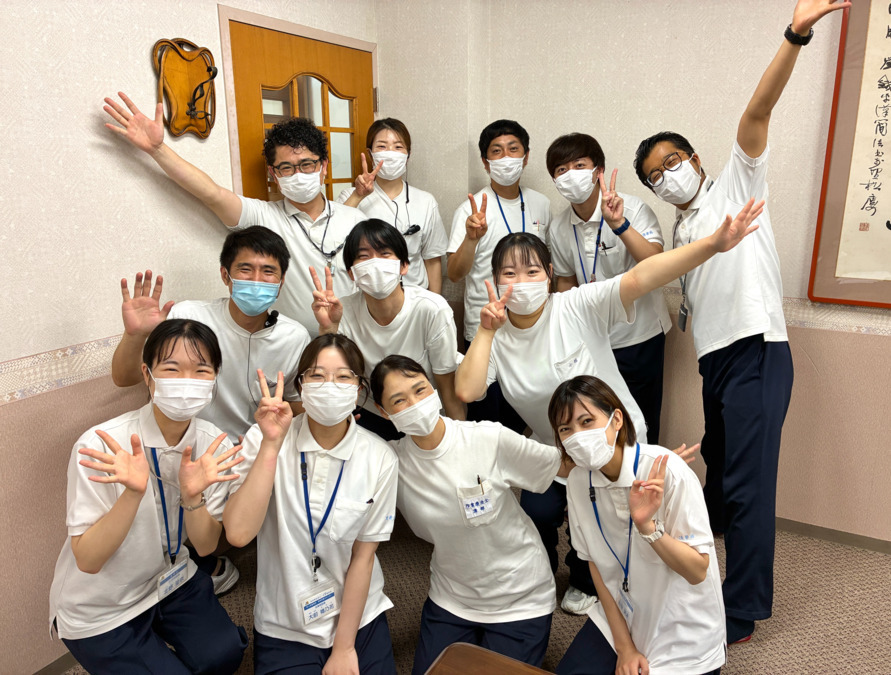 特別養護老人ホーム清華苑（介護職/ヘルパーの求人）の写真3枚目：シニアファッションショーの実行委員会！！事業所の垣根を越えて一致団結です！！