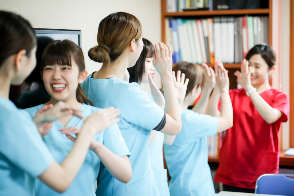 医療法人仁和会カナザキ歯科(歯科技工士の求人)の写真:院内全スタッフで「for the patient(自分も受けたい治療の実践)」