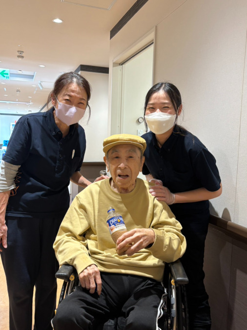 住宅型有料老人ホーム 　和幸ＰＲＥＭＩＵＭ宝塚（介護職/ヘルパーの求人）の写真3枚目：