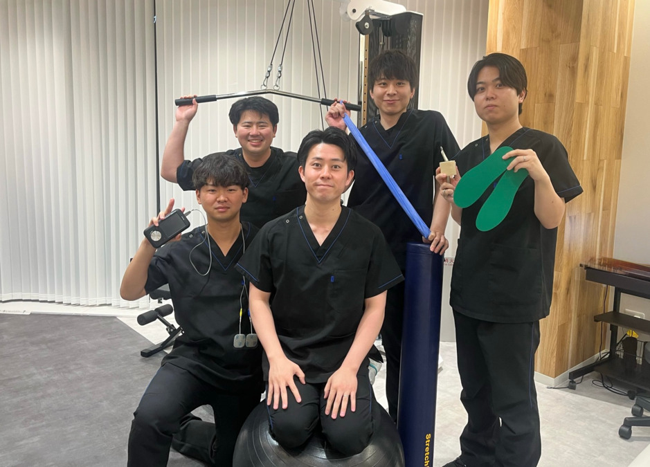 東新宿整形外科リハビリクリニック（理学療法士の求人）の写真3枚目：フレンドリーな雰囲気で皆さんをお待ちしています！