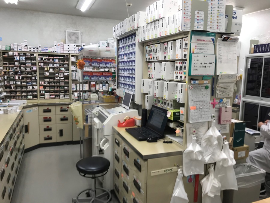 本郷調剤薬局の写真3枚目：調剤室です。