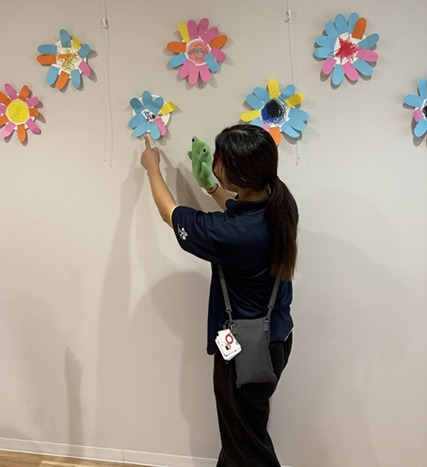 児童発達支援事業所 ココハグ 福岡中央【2025年03月01日オープン】(保育士の求人)の写真2枚目:子どもたちの興味や関心を引き出しながら、社会性や自立に向けた力を育んでいます。