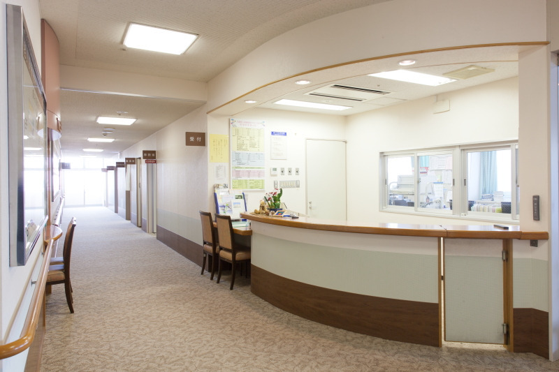 介護老人保健施設マロニエ苑（看護師/准看護師の求人）の写真3枚目：こちらが受付です。