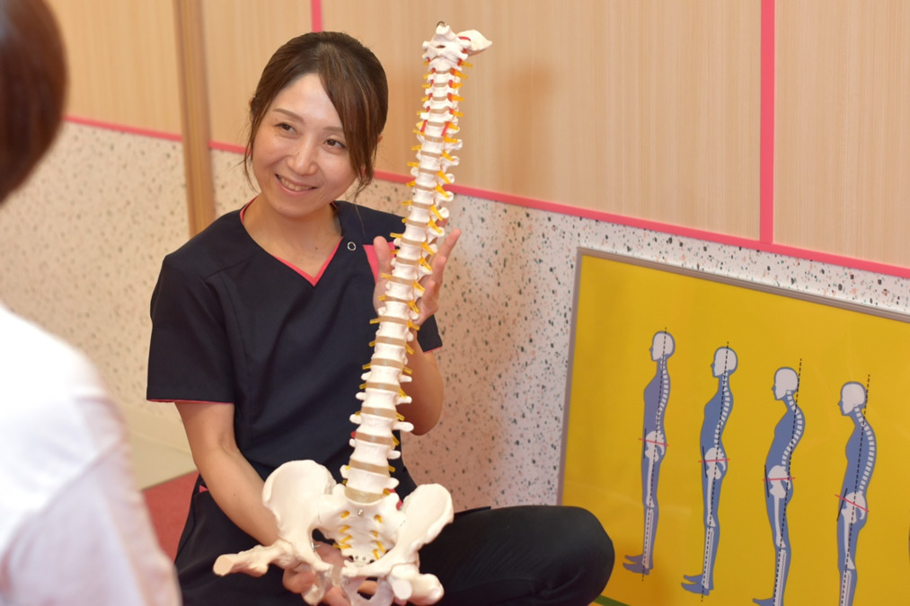 骨盤ダイエット専門サロン【骨盤ちゃん】イオンモール秋田店（エステティシャン/セラピストの求人）の写真2枚目：丁寧なカウンセリングでお客様の人生を変える