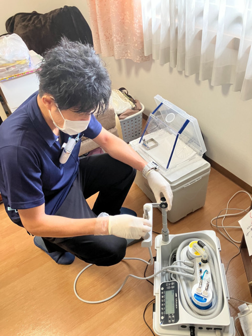 医療法人志朋会やまむら総合歯科・矯正歯科（歯科助手の求人）の写真5枚目：診療アシスタント以外にも運転、会計、予約管理など事務業務も行ってもらいます