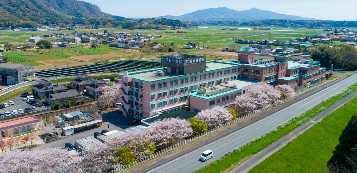 介護医療院　ゆうきの里（介護職/ヘルパーの求人）の写真2枚目：熊本県玉名市上小田に位置しています