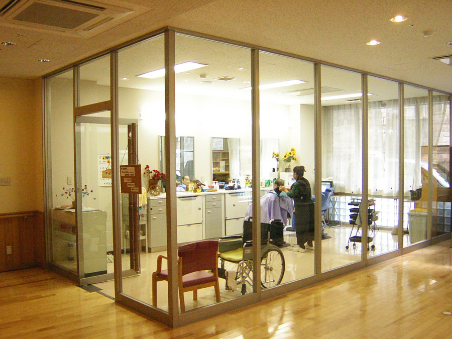 特別養護老人ホームやすらぎ園（介護職/ヘルパーの求人）の写真7枚目：やりがいのあるお仕事です