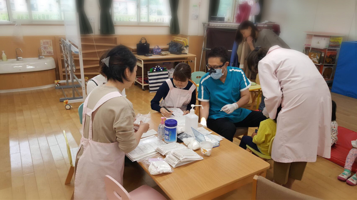かじた歯科クリニックの写真3枚目：年に2回の保育園の検診