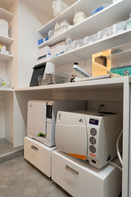 明石アップル歯科(診療放射線技師の求人)の写真14枚目:滅菌設備も整備しています