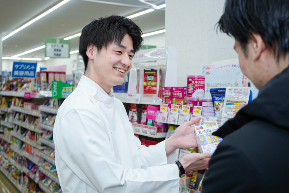 V・ドラッグ油屋店(登録販売者の求人)の写真2枚目:ありがとうがいただけるやりがいのあるお仕事です