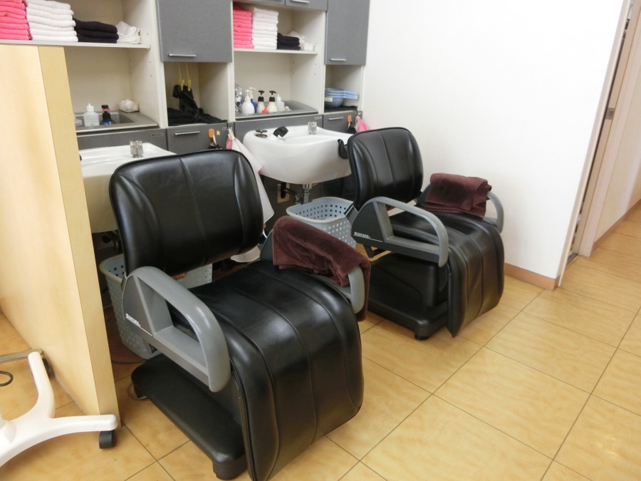 美容cut-A亀岡店(美容師の求人)の写真2枚目: