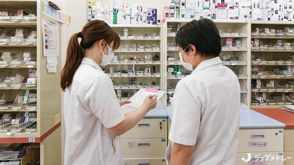 カシワバ薬局　共進町店（調剤事務の求人）の写真3枚目：先輩スタッフが優しくフォローしますよ！
