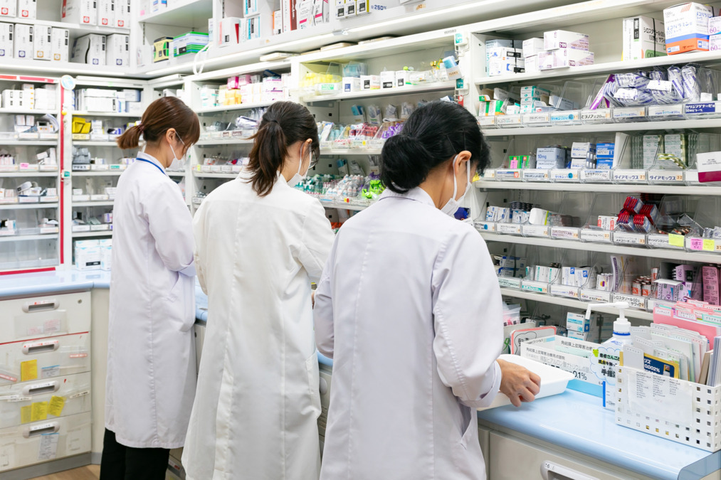 新お茶の水薬局（調剤事務の求人）の写真4枚目：一緒に働く薬剤師