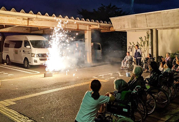 特別養護老人ホームすわ苑（介護職/ヘルパーの求人）の写真2枚目：