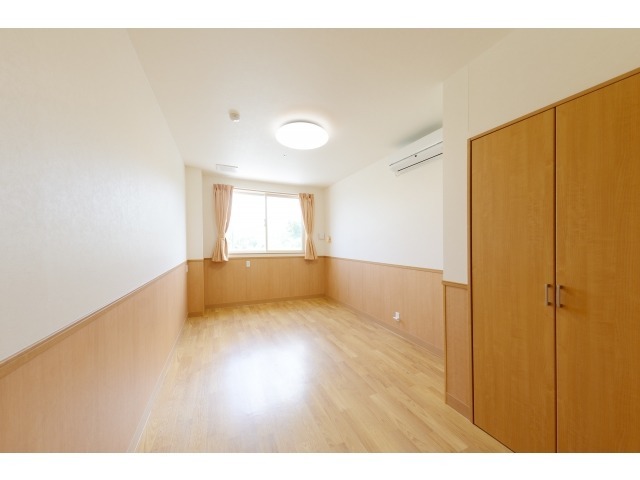 住宅型有料老人ホーム ココロ青山台 ORANGE HOUSEの写真2枚目：利用者さまと職員との対等な関係が魅力です