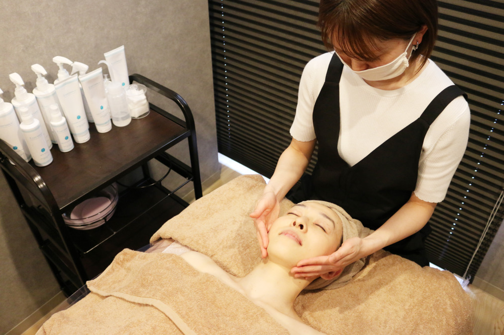 tayuru　-relaxation&beauty-の写真6枚目：スパ二ストのオールハンド施術。　気持ちいいと小顔ツヤ肌を叶える手技です！