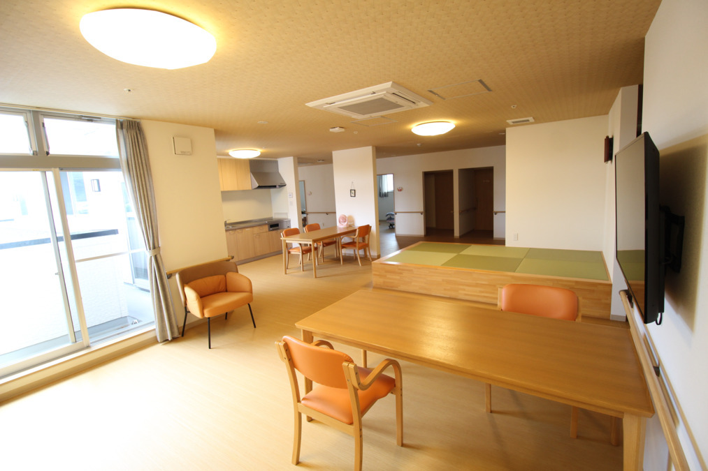 住宅型有料老人ホーム　かわせみの杜（介護職/ヘルパーの求人）の写真