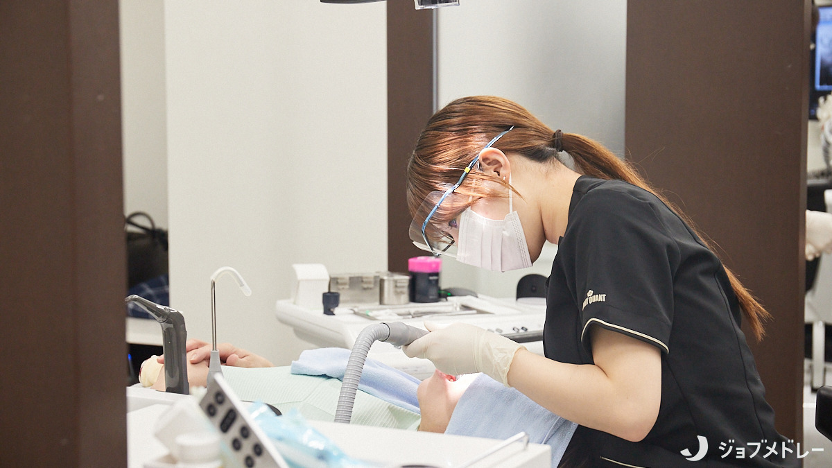 医療法人社団誠明会 ACTデンタルクリニック（歯科衛生士の求人）の写真14枚目：診療の様子です