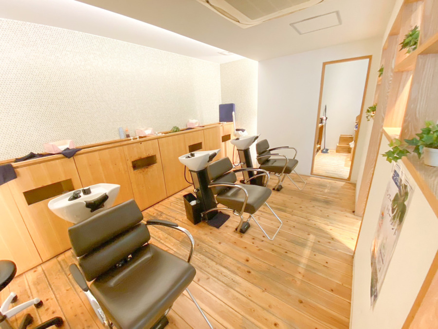 美容室SALONS高島店の写真6枚目：