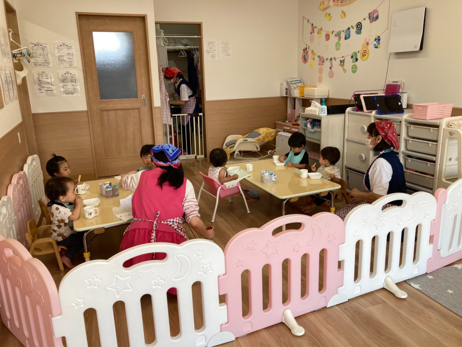 あじや保育園Rei～レイ～の写真6枚目：完全自園調理で温かく、美味しい給食とおやつが自慢です♡
