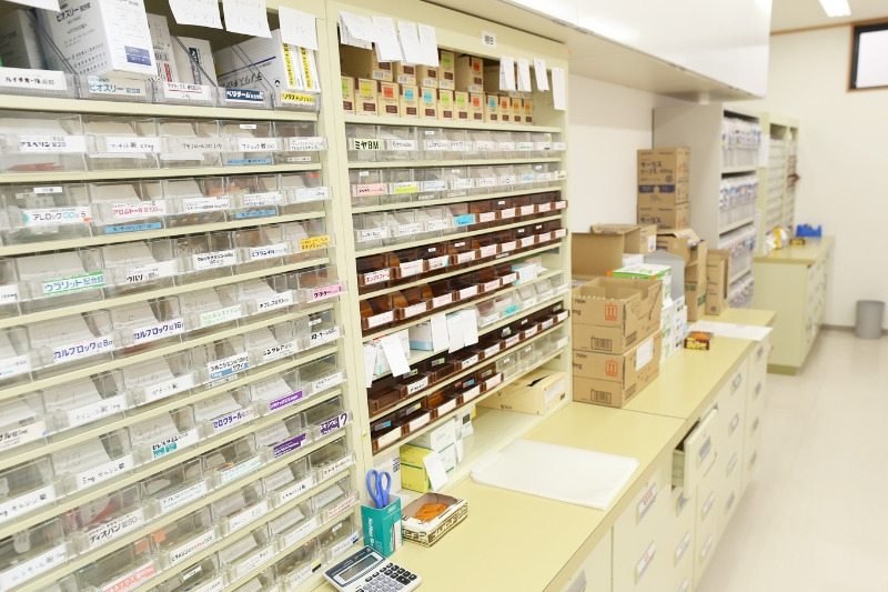 野間薬局 仲原店（薬剤師の求人）の写真4枚目：野間薬局 仲原店の調剤室