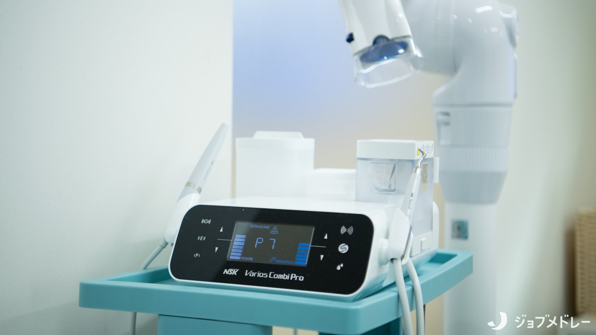 医療法人　誠献会　八幡歯科クリニック（歯科医師の求人）の写真12枚目：パウダーメンテナンス用の機器です