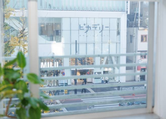 株式会社DRIPS　新宿オフィス（歯科技工士の求人）の写真3枚目：新宿徒歩5分の好立地