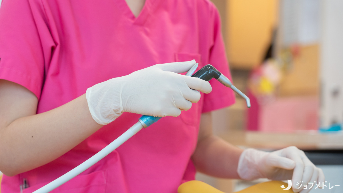 あおきファミリー歯科（医療事務/受付の求人）の写真14枚目：一人ひとりの患者様の悩みや希望に合わせた治療方法を提案しています