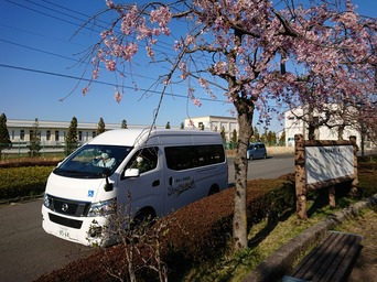 介護老人保健施設ファインハイム（介護職/ヘルパーの求人）の写真2枚目：利用者さんと接するので、丁寧な対応が出来る方を募集しています。