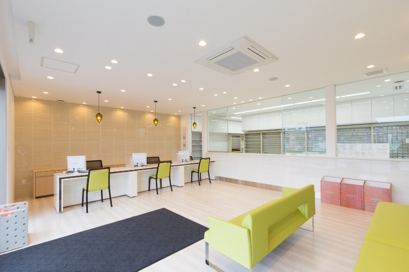 野間薬局 花見店（薬剤師の求人）の写真2枚目：野間薬局 花見店の内観