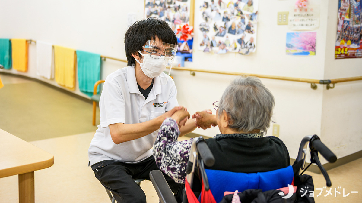 有料老人ホーム松風邸（生活相談員の求人）の写真4枚目：スタッフ・利用者さまともに笑顔が溢れる職場です♪