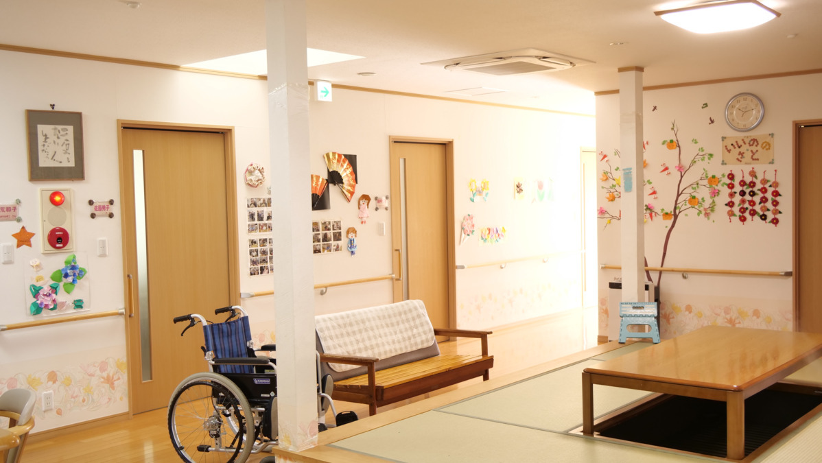 グループホーム飯野の里（介護職/ヘルパーの求人）の写真4枚目：陽の光が気持ちよいレイアウトになっています