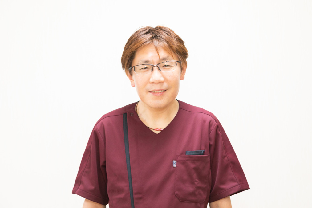 原歯科医院（歯科衛生士の求人）の写真3枚目：ギターやテニス、アニメ、映画鑑賞など多趣味な院長です！